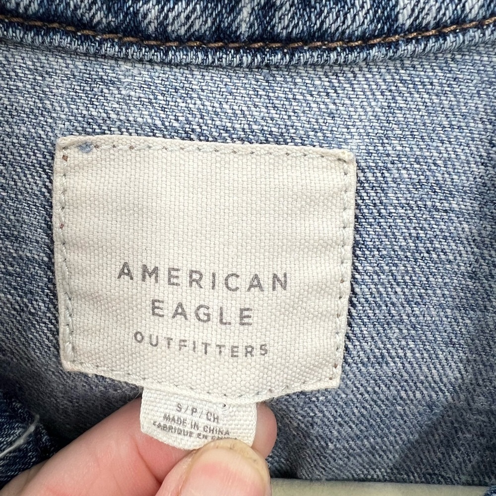 American eagle, highly distressed floral embroidered denim trucker jacket… - Picture 13 of 16